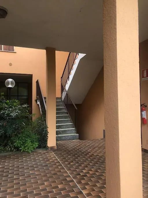 Vic&Sunny'S Lake View Apartment Ispra