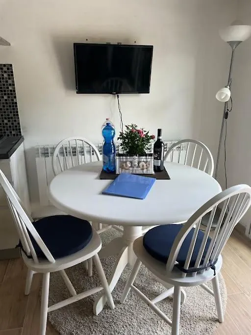 Vic&Sunny'S Lake View Apartment Ispra